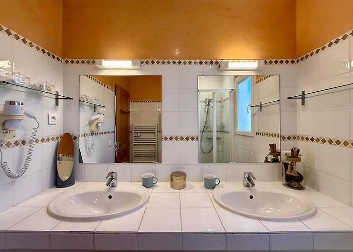 Comfortable With Pool Near Cala Rossa & Pinarello Beaches Villa *