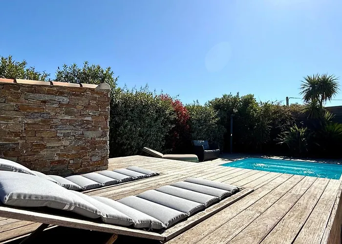 Comfortable With Pool Near Cala Rossa & Pinarello Beaches