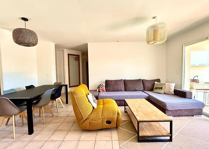 Comfortable With Pool Near Cala Rossa & Pinarello Beaches 빌라