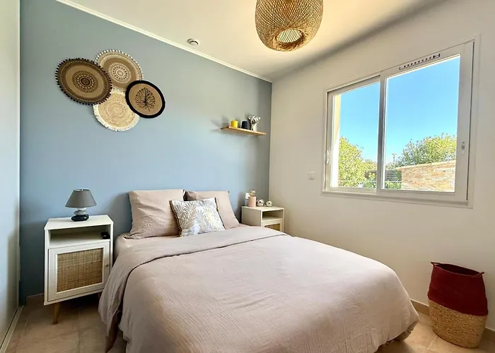 빌라 Comfortable With Pool Near Cala Rossa & Pinarello Beaches *