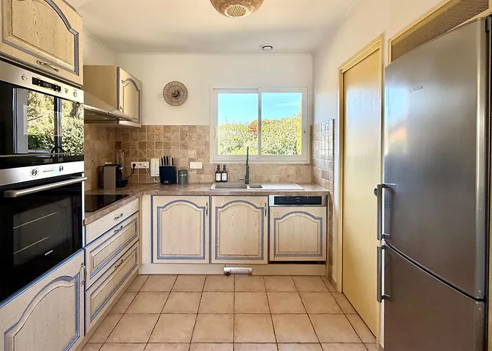 Comfortable With Pool Near Cala Rossa & Pinarello Beaches 빌라 *