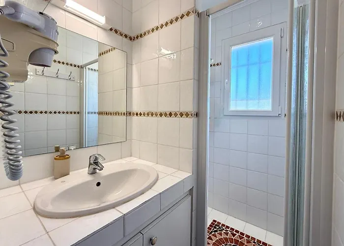 빌라 Comfortable With Pool Near Cala Rossa & Pinarello Beaches *